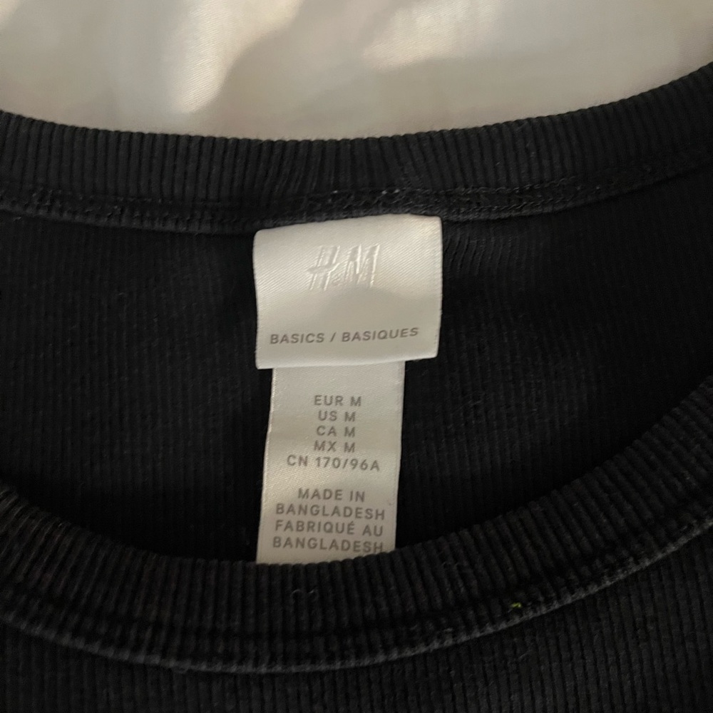 H&M - Picture 2 of 3